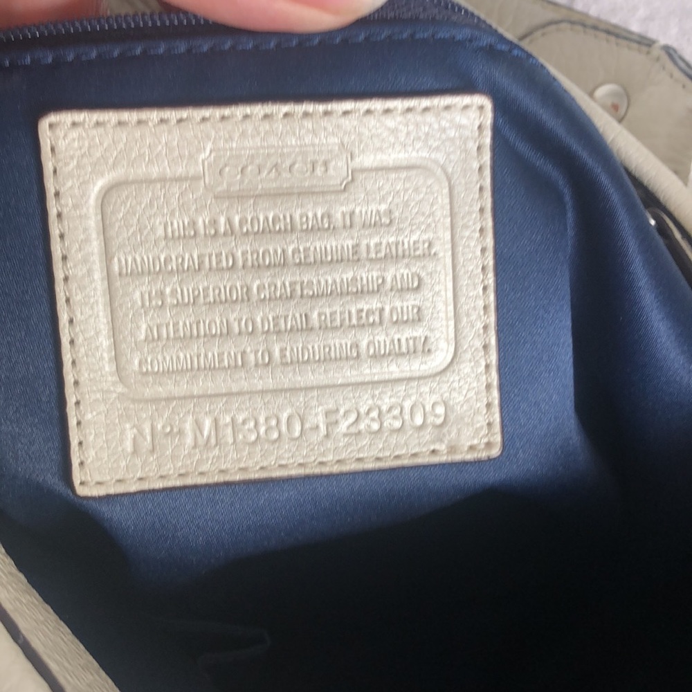 Coach purse - Picture 5 of 8